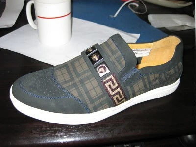 Symmetrical patterns were marking on shoes